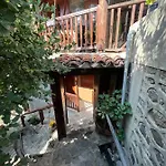 Galinicafe22-suites Bed and Breakfast