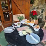 Galinicafe22-suites Bed and Breakfast Κακοπετριά