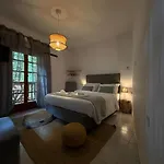 Bed and Breakfast Galinicafe22-suites