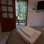 Bed and Breakfast Galinicafe22-suites Κακοπετριά