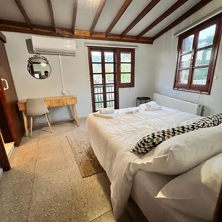 Galinicafe22-suites Bed & Breakfast 3*