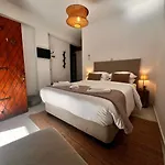 Galinicafe22-suites Bed & Breakfast 3*
