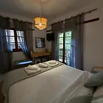 Galinicafe22-suites Bed & Breakfast 3*