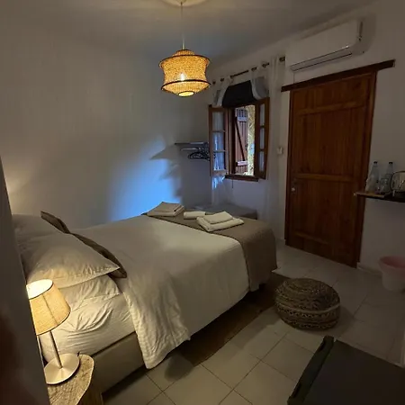 Bed & Breakfast Galinicafe22-suites 3*