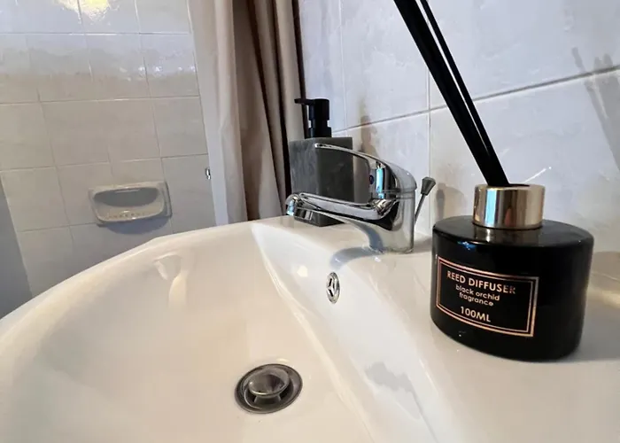 Bed and breakfast Galinicafe22-suites 3*